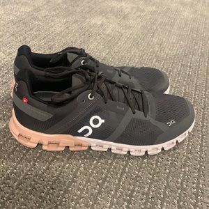 Womens on cloud running shoes